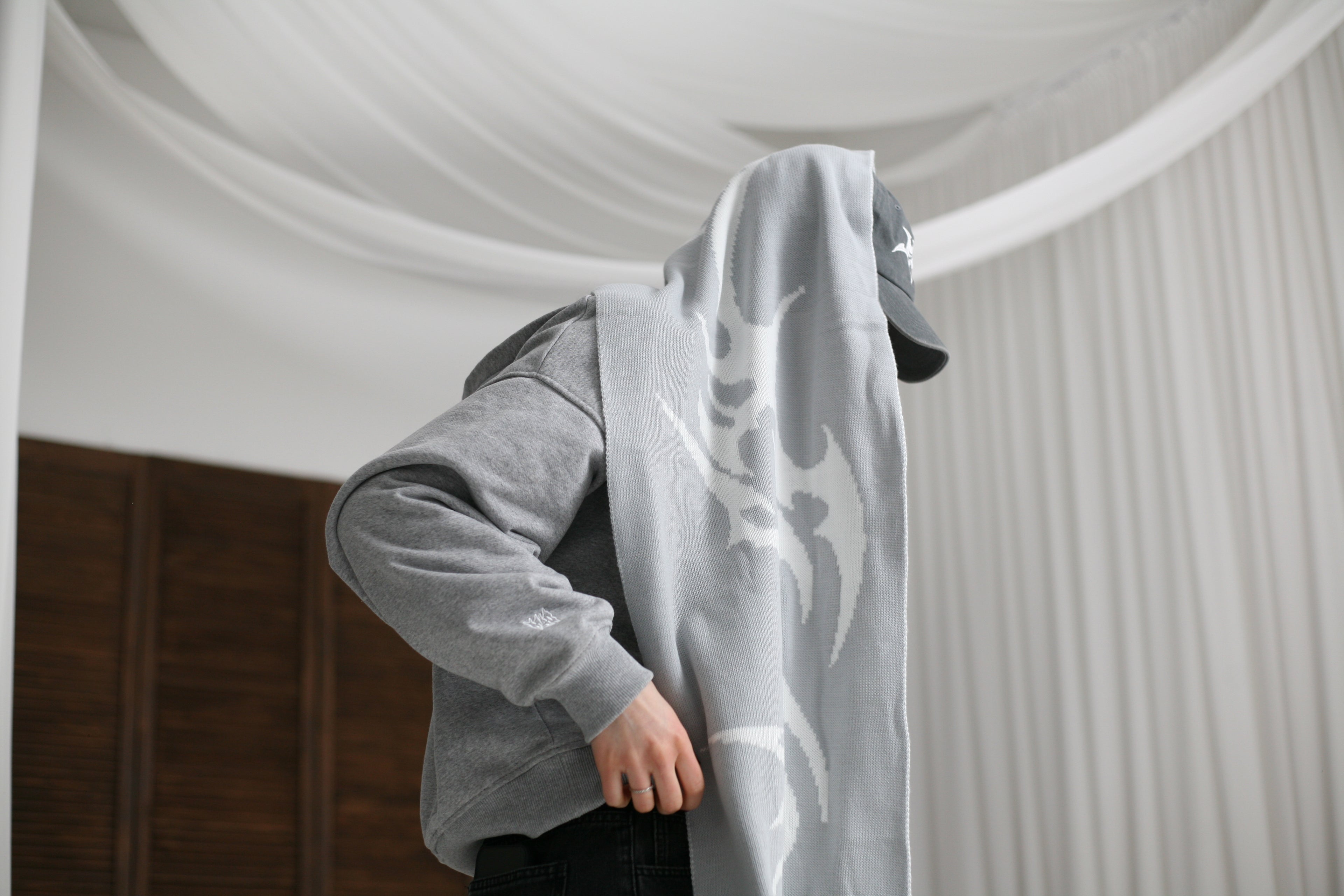 Oversized Scarf TRB grey